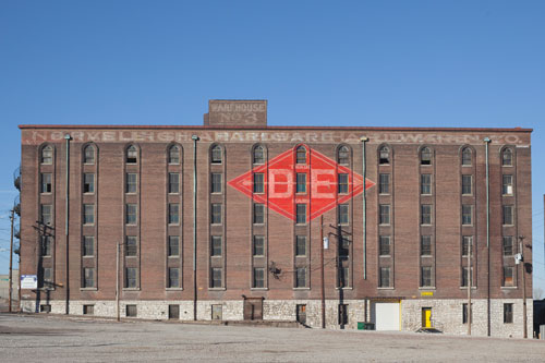 A picture of a warehouse.